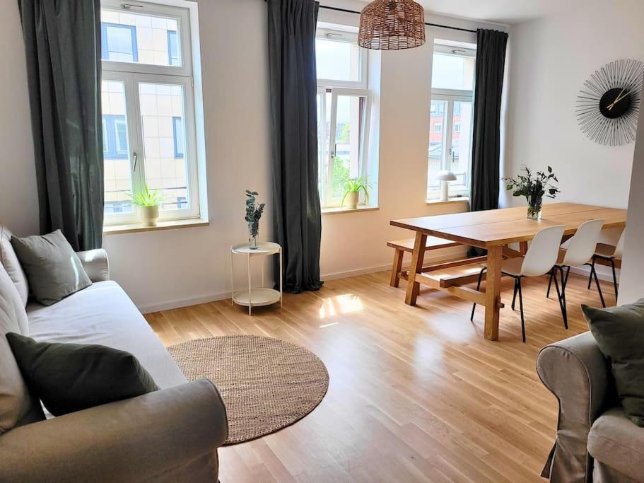 Stylisches Zentrales City-Apartment Mit 2 Balkonen Leipzig Dış mekan fotoğraf
